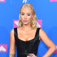 Illustration for article titled Iggy Azalea Explains Why She Kept Performing While Backup Dancer Had Seizure